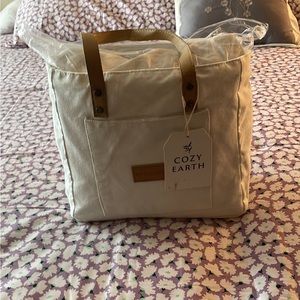 Cozy Earth linen king fitted sheet